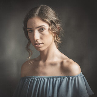 Classical portrait | Mila