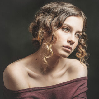 Classical portrait | Linda